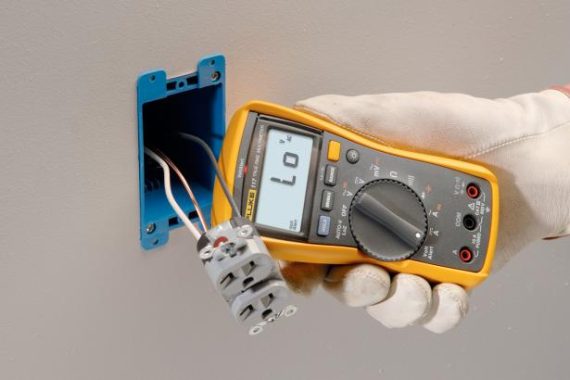 FLUKE 117